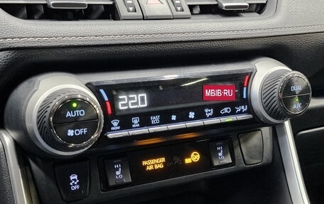 Toyota RAV4, 2020 год, 3 395 000 рублей, 21 фотография