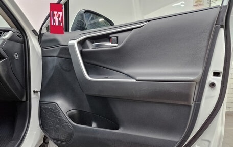 Toyota RAV4, 2020 год, 3 395 000 рублей, 24 фотография