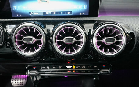 Mercedes-Benz CLA, 2019 год, 3 035 000 рублей, 19 фотография