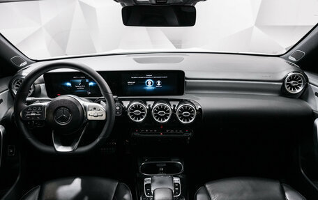 Mercedes-Benz CLA, 2019 год, 3 035 000 рублей, 11 фотография