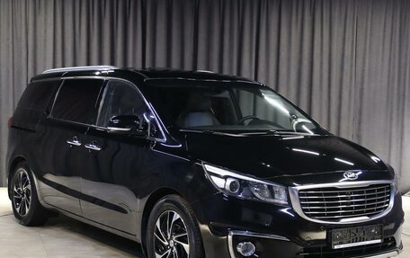 KIA Carnival III, 2016 год, 1 999 000 рублей, 3 фотография