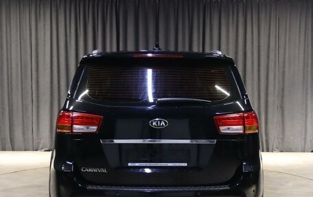 KIA Carnival III, 2016 год, 1 999 000 рублей, 14 фотография