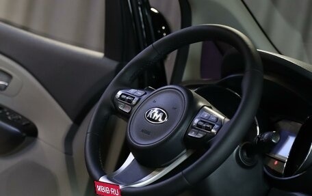 KIA Carnival III, 2016 год, 1 999 000 рублей, 9 фотография