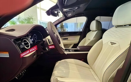 Bentley Bentayga I, 2025 год, 33 800 000 рублей, 3 фотография