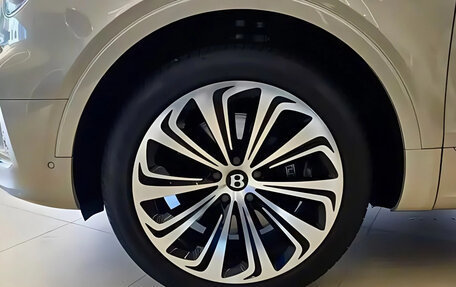 Bentley Bentayga I, 2025 год, 33 800 000 рублей, 15 фотография