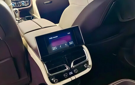 Bentley Bentayga I, 2025 год, 33 800 000 рублей, 13 фотография