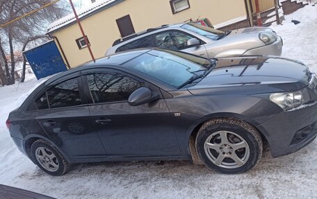 Chevrolet Cruze II, 2010 год, 670 000 рублей, 1 фотография