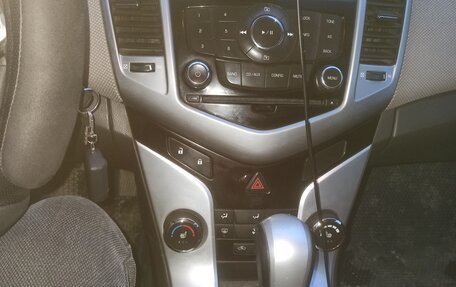 Chevrolet Cruze II, 2010 год, 670 000 рублей, 8 фотография