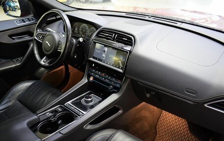 Jaguar F-Pace, 2016 год, 2 650 000 рублей, 21 фотография