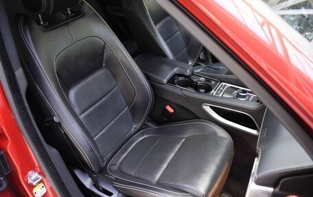 Jaguar F-Pace, 2016 год, 2 650 000 рублей, 22 фотография