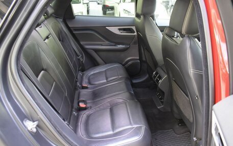 Jaguar F-Pace, 2016 год, 2 650 000 рублей, 23 фотография