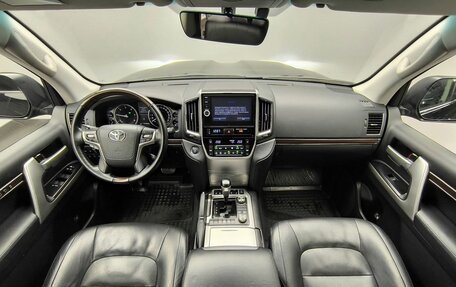 Toyota Land Cruiser 200, 2018 год, 6 250 000 рублей, 7 фотография