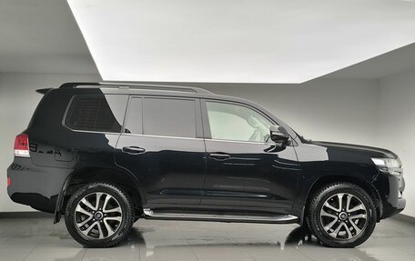 Toyota Land Cruiser 200, 2018 год, 6 250 000 рублей, 3 фотография