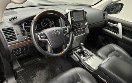 Toyota Land Cruiser 200, 2018 год, 6 250 000 рублей, 16 фотография