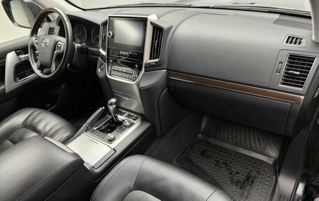 Toyota Land Cruiser 200, 2018 год, 6 250 000 рублей, 23 фотография