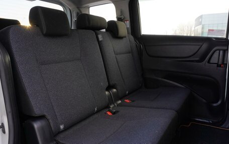 Toyota Sienta II, 2015 год, 1 250 000 рублей, 16 фотография