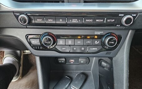 KIA Niro I, 2022 год, 2 070 000 рублей, 13 фотография