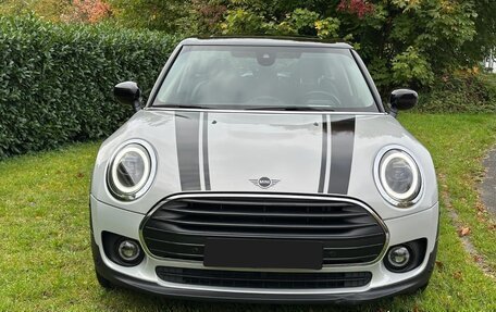 MINI Clubman, 2023 год, 2 670 000 рублей, 2 фотография