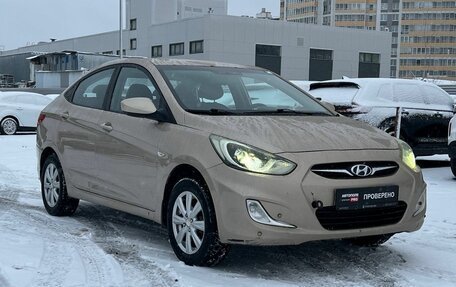 Hyundai Solaris II рестайлинг, 2011 год, 555 000 рублей, 2 фотография