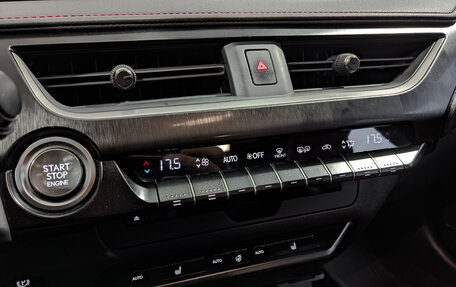 Lexus UX I, 2020 год, 3 335 000 рублей, 21 фотография