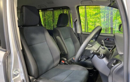 Toyota Voxy III, 2019 год, 2 375 000 рублей, 9 фотография