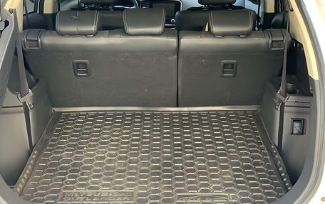 Mitsubishi Outlander III рестайлинг 3, 2022 год, 2 320 000 рублей, 11 фотография