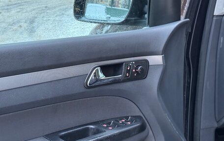 Volkswagen Touran III, 2006 год, 575 000 рублей, 22 фотография