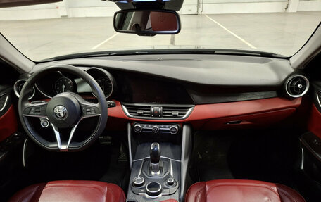 Alfa Romeo Giulia II, 2019 год, 2 350 000 рублей, 14 фотография