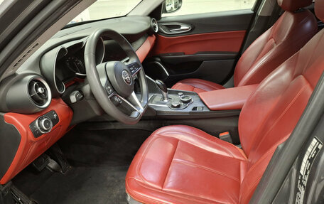 Alfa Romeo Giulia II, 2019 год, 2 350 000 рублей, 16 фотография