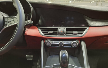 Alfa Romeo Giulia II, 2019 год, 2 350 000 рублей, 15 фотография