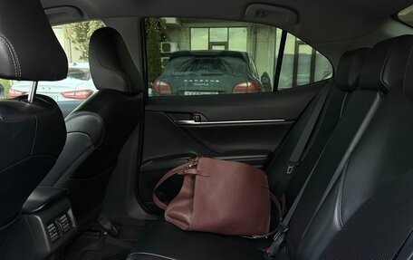 Toyota Camry, 2021 год, 2 750 000 рублей, 8 фотография