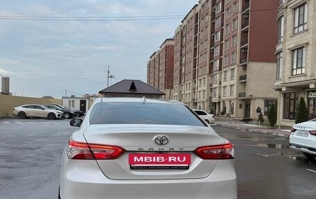 Toyota Camry, 2021 год, 2 750 000 рублей, 3 фотография