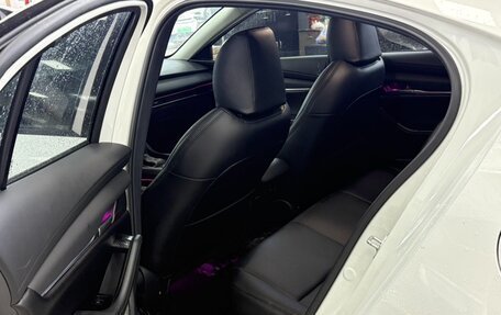 Mazda 3, 2021 год, 1 850 000 рублей, 13 фотография