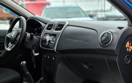 Renault Logan II, 2019 год, 970 000 рублей, 10 фотография