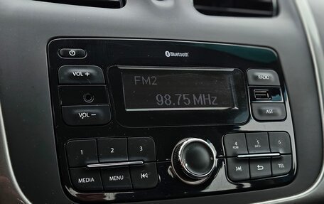 Renault Logan II, 2019 год, 970 000 рублей, 13 фотография