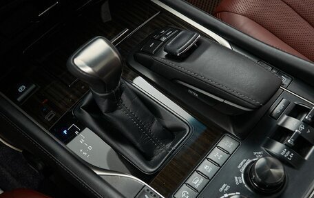 Lexus LX III, 2017 год, 6 800 000 рублей, 25 фотография