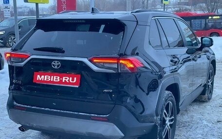 Toyota RAV4, 2020 год, 3 300 000 рублей, 5 фотография