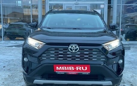 Toyota RAV4, 2020 год, 3 300 000 рублей, 3 фотография