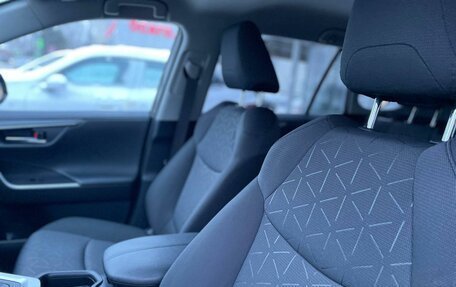 Toyota RAV4, 2020 год, 3 300 000 рублей, 12 фотография