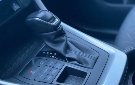 Toyota RAV4, 2020 год, 3 300 000 рублей, 16 фотография