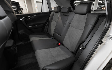 Toyota RAV4, 2025 год, 4 300 000 рублей, 13 фотография