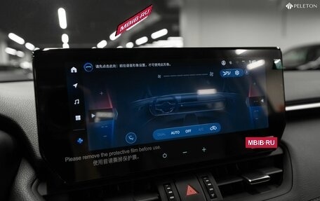 Toyota RAV4, 2025 год, 4 300 000 рублей, 18 фотография