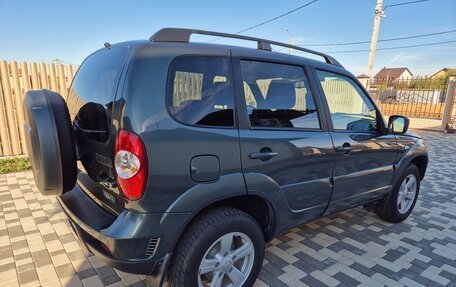 Chevrolet Niva I рестайлинг, 2017 год, 931 000 рублей, 3 фотография