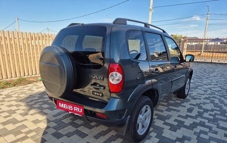 Chevrolet Niva I рестайлинг, 2017 год, 931 000 рублей, 2 фотография