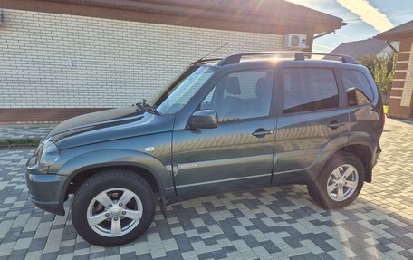 Chevrolet Niva I рестайлинг, 2017 год, 931 000 рублей, 9 фотография