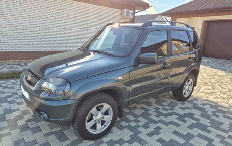 Chevrolet Niva I рестайлинг, 2017 год, 931 000 рублей, 7 фотография