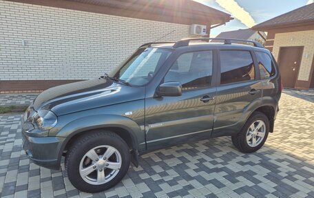 Chevrolet Niva I рестайлинг, 2017 год, 931 000 рублей, 8 фотография