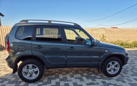 Chevrolet Niva I рестайлинг, 2017 год, 931 000 рублей, 17 фотография