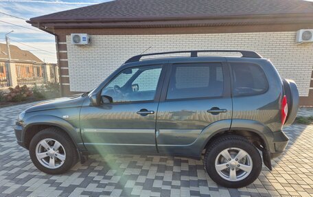 Chevrolet Niva I рестайлинг, 2017 год, 931 000 рублей, 11 фотография