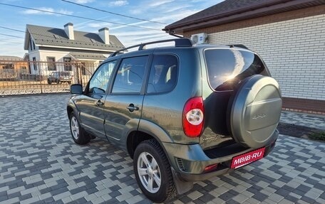 Chevrolet Niva I рестайлинг, 2017 год, 931 000 рублей, 4 фотография